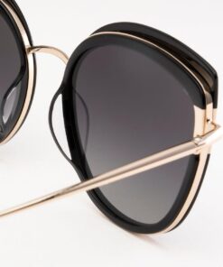 Classic Women's Sunglasses - Image 3